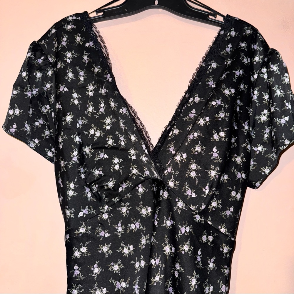 And Now This Macy’s Black Satin Floral Lace Trim Maxi Slip Dress Size XL NWT! - Picture 4 of 9